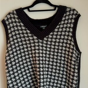 Wild Fable Black and White Houndstooth Sweater Vest